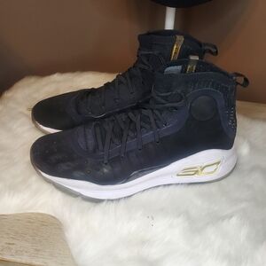 Men's Black and Gold Basketball Shoes